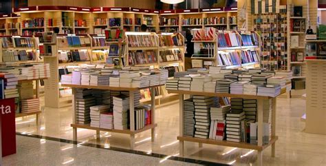 OBS SPEAKS OUT: THE DEATH OF THE BOOKSTORE? – Book Reviews | Open Book Society