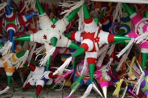 Christmas Piñatas: A Mexican Tradition | Apartment Therapy