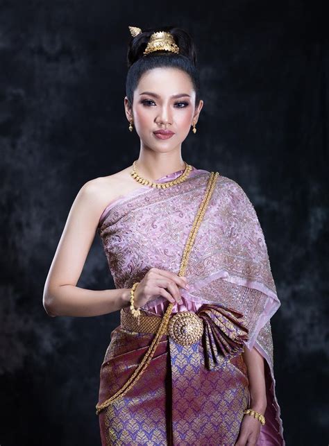 Khmer traditional costume | Cambodian dress, Traditional outfits, Traditional dresses