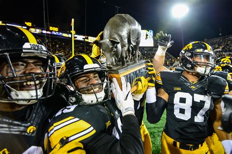 Two Deeps & Game Notes for Iowa vs. Minnesota | HawkeyeReport.com