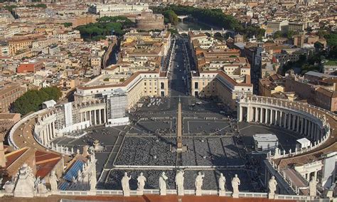 The Vatican Obelisk in St Peter's Square, Rome - Archaeology Travel