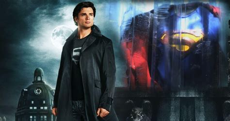 Tom Welling Smallville Superman Suit