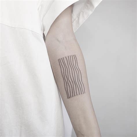 Wavy lines by @mateutsa - Tattoogrid.net