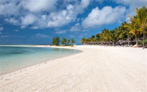 Belle Mare Beach / Mauritius // World Beach Guide