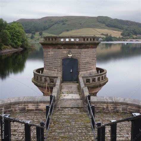 Ladybower Dam Valve Tower, Ladybower Reservoir, Peak District National Park, Hope Valley ...