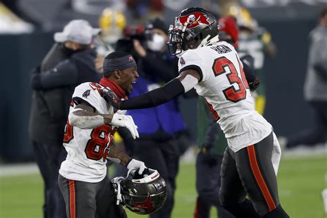 GALLERY: Tampa Bay Buccaneers defeat Green Bay Packers in NFC championship game | WFLA