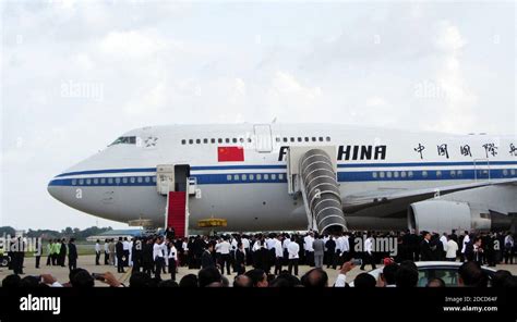 King Norodom Sihanouk's funeral procession 02 Stock Photo - Alamy