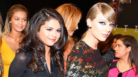 Selena Gomez Goes on NYC Outing With BFF Taylor Swift & Others: Photos ...