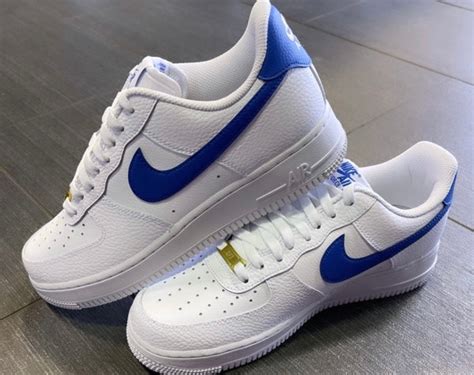 NIKE AIR FORCE 1 WHITE ROYAL – Live-kickz