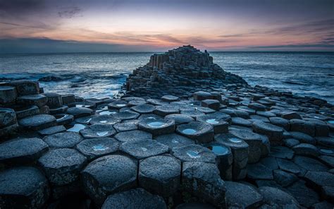 Naturally occurring hexagonal rock formations in Ireland : r/interestingasfuck