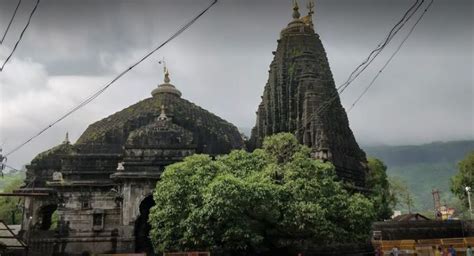 Trimbakeshwar Shiva Temple - History, Darshan Timings, Pooja Cost