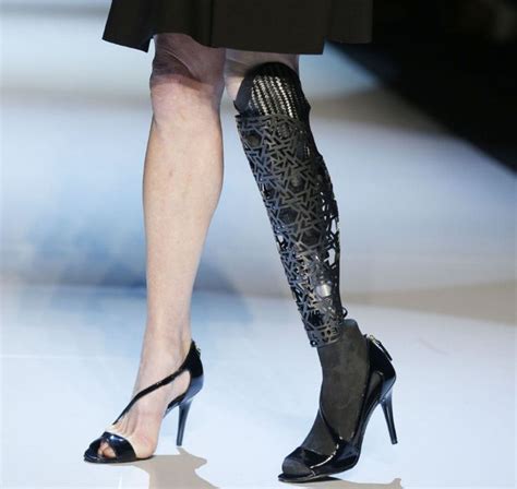 Toronto Fashion Week: A couture twist to prosthetic design | Mode ...