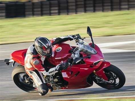 2021 Ducati SuperSport 950 and 950S unveiled; will arrive in India next ...