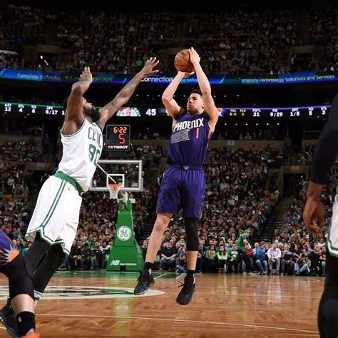 20 year old Devin Booker hung 70 points on the Celtics tonight. Seventy!!! #repre23nt 20 Years ...