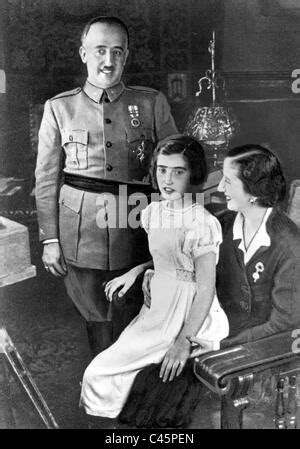 Francisco Franco with his family, 1937 Stock Photo - Alamy