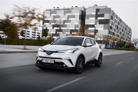 Toyota C-HR Hybrid | Reviews | Complete Car