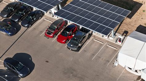 Tesla Cybertruck charging outside Gigafactory Texas shows interesting ...