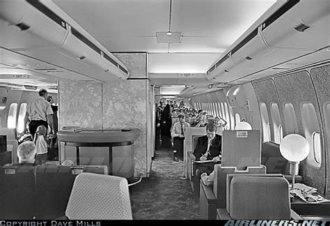 Boeing 747-122 aircraft picture | Airline interiors, Aircraft interiors, United airlines