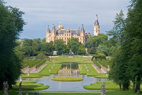 Schwerin Castle: The Ultimate Hidden Fairy Tale with a Marvelous Past - The Vintage News