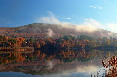 Vermont foliage in the fall 7992668 Stock Photo at Vecteezy