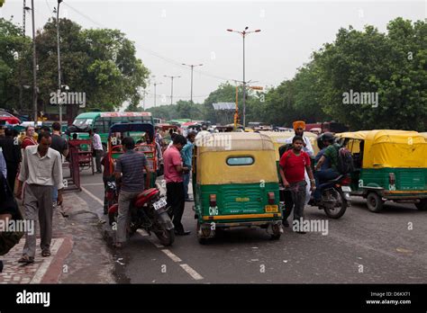 Delhi traffic Stock Photo - Alamy