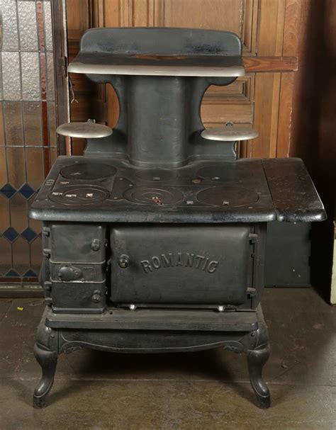 Late 1800s Cast Iron Stove by Romantic | Cast iron stove, Wood stove fireplace, Antique kitchen ...