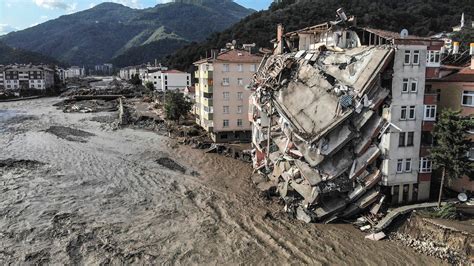 Floods in Northern Turkey Kill at Least 27, With Dozens Missing - The New York Times