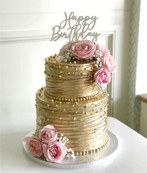 Gold cake | Golden birthday cakes, Elegant birthday cakes, 60th birthday cakes