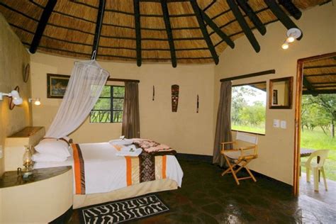 rondavel interior - Google zoeken | Round house plans, Safari lodge, Round house