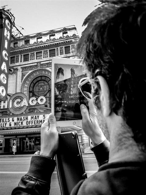 Chicago Street Photography – Chuck Jines