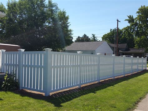 Vinyl Fence Installation & Repair in Michigan | Paramount Fence