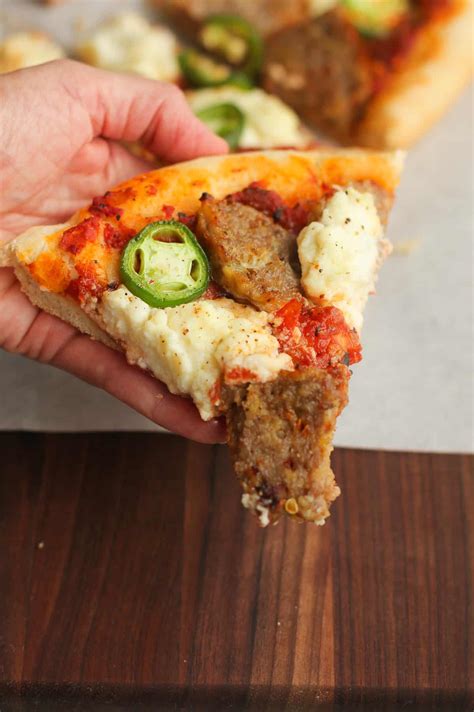 Meatball Pizza Recipe - SueBee Homemaker