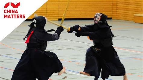 The Japanese martial art of Kendo in China - YouTube