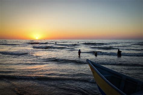 Caspian sea shore, iran | Free Photo