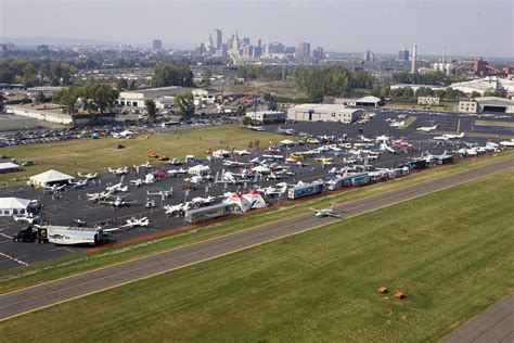 Report backs Connecticut airport - AOPA