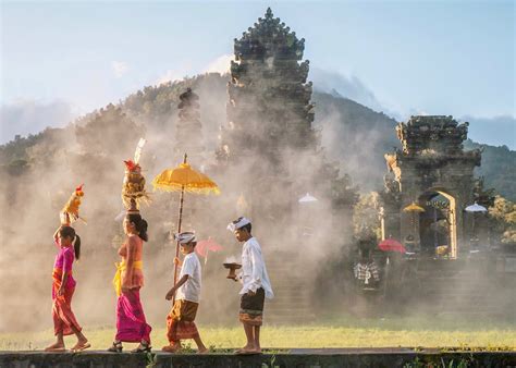 8 MUST-VISIT HINDU TEMPLES IN BALI | Honeycombers Bali