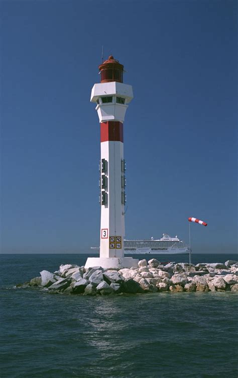 Lighthouse, Cannes | Lighthouse, Lighthouse pictures, Beautiful lighthouse