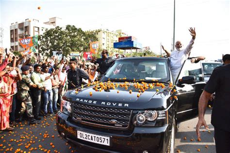 Prime Minister Narendra Modi & the cars in his convoy: Land Rover Range ...