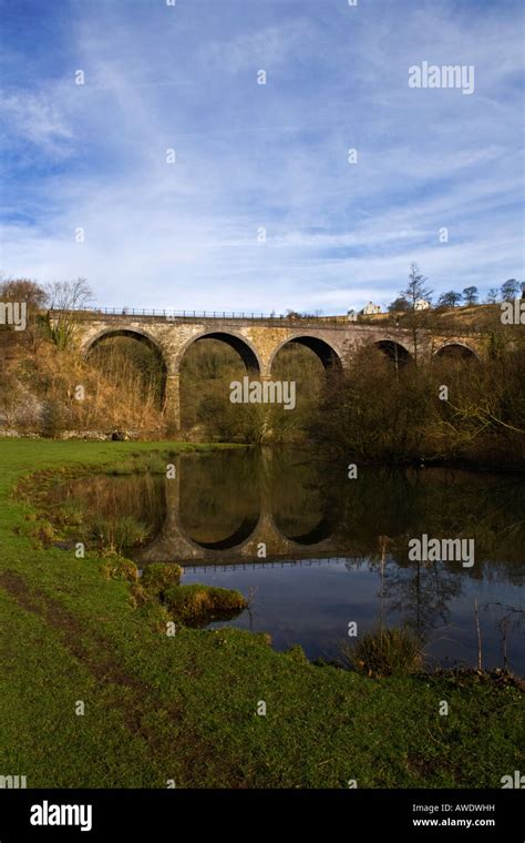 4245 monsal head viaduct Stock Photo - Alamy