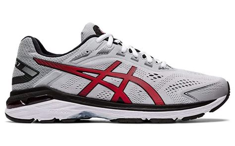 Best Running Shoes for Men With Flat Feet: Asics, Saucony & More – Footwear News