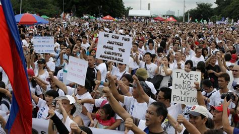 Filipinos Protest Government Corruption