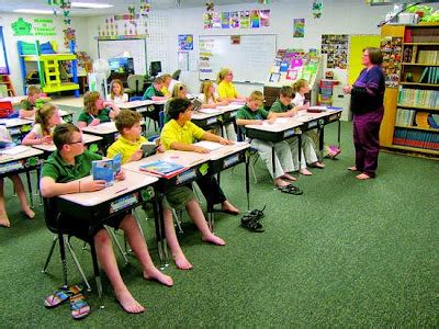 Crazy Toes (Feet FUN, Without the Fetish!): Bare Feet in School, Barefoot Teachers, Happy Memories!