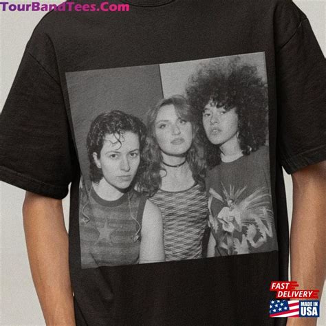 Muna Band Shirt Merch Concert 2023 T-Shirt Sweatshirt - TourBandTees