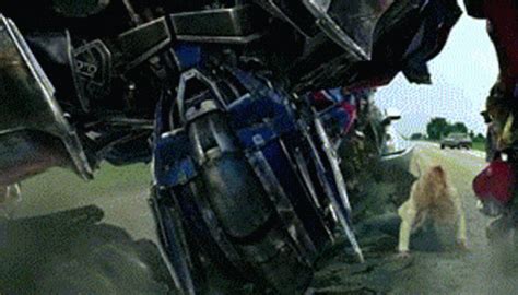 Optimus Prime Transformer GIF - OptimusPrime Transformer Look - Discover & Share GIFs