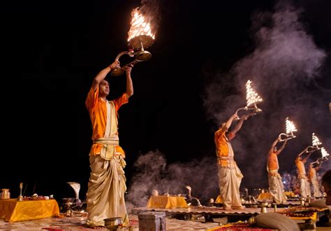 Evening Aarti At Ganges in Varanasi - Every Detail You Need to Know - Yatra.com