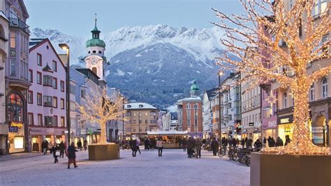 MARIA-THERESIEN-STRASSE - INNSBRUCK - CHRISTMAS IN THE MOUNTAINS