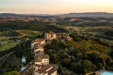 Il Festival Oltrecolle torna al Toscana Resort Castelfalfi con la Christmas Edition - Gist.it