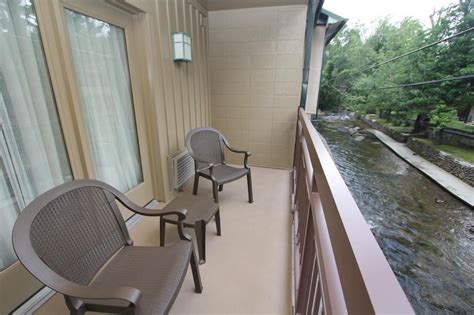 Greystone Lodge On The River Gatlinburg - Rooms Review, Location, Price ...