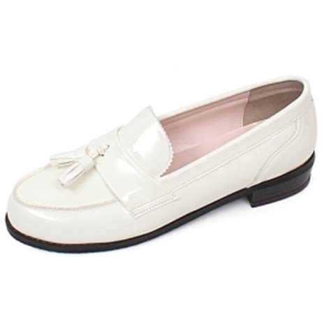 Womens glossy tassel loafers