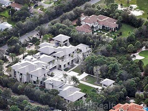 michael jordan house - Поиск в Google